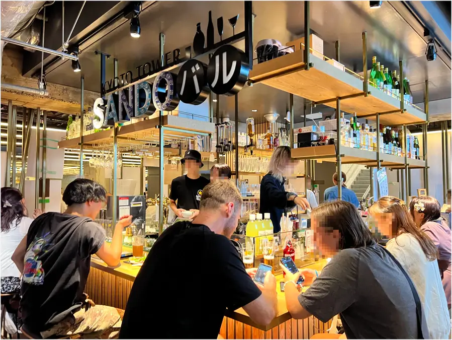 京都タワーサンド　SANDOバルの外観