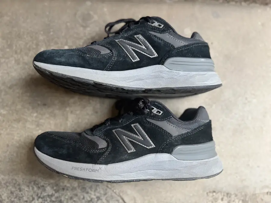 2ヶ月使用したニューバランスMW880v7　横に向けて並べた