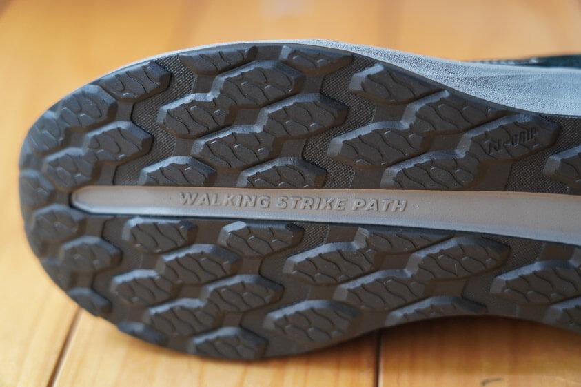 ニューバランスMW880v7BB7ブラックのWALKING STRIKE PATH