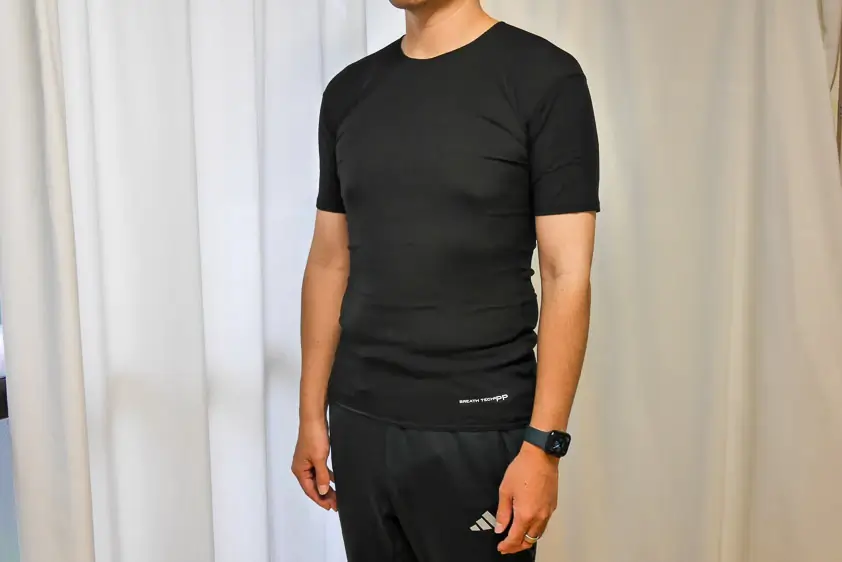 オンヨネ・ブレステックPPショートスリーブを着たところ 少しななめから