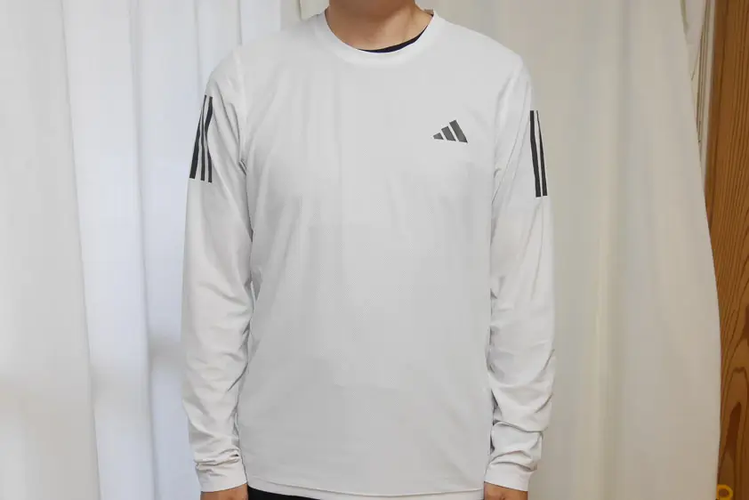 オンヨネ・ブレステックPPショートスリーブを下に着たところ 上はアディダスオウンザラン長袖白