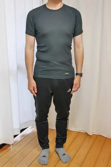 ファイントラックのドライレイヤーウォームTを着たところ　全体