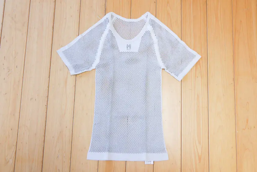 ドライナミックメッシュショートスリーブ　ライトグレー　S/Mサイズ　正面