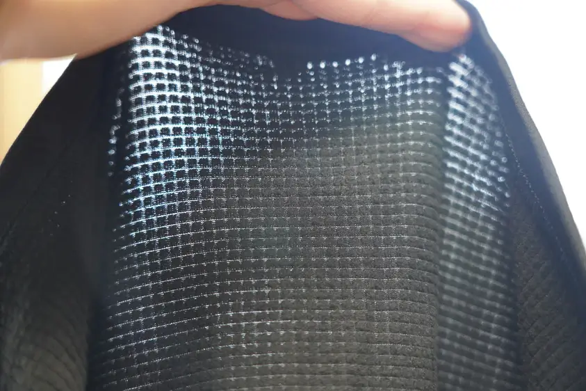 デュアリグ・ドライウォームインナー長袖クルーネック　通気性が良い様子